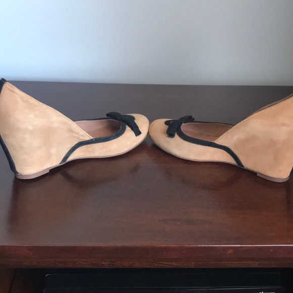 Jeffrey Campbell size 6.5 wedge shoe. - Picture 4 of 4